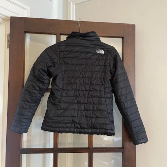 The North Face Girls' Reversible Mossbud Jacket in Black, Size Medium - Picture 9 of 9